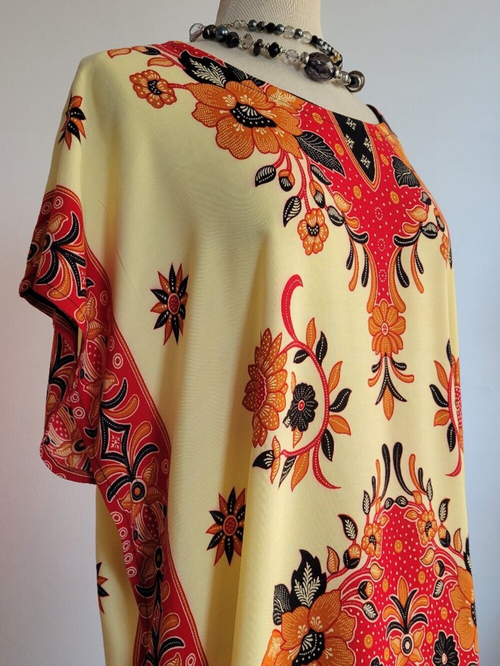 Vintage Indonesian Batik Sumi Plus Size Yellow Floral Dress